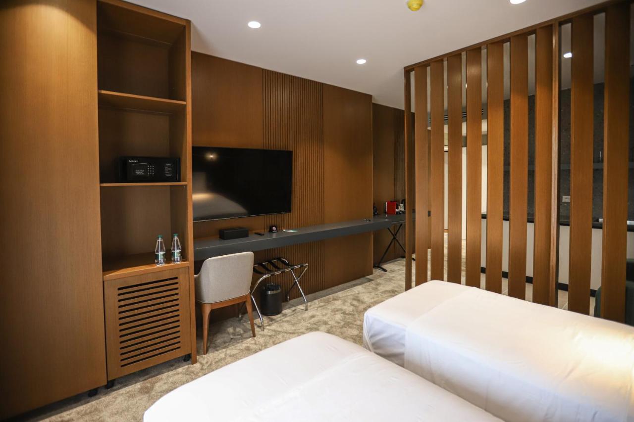 Urbanin Apartment & Hotel Tiranë Luaran gambar